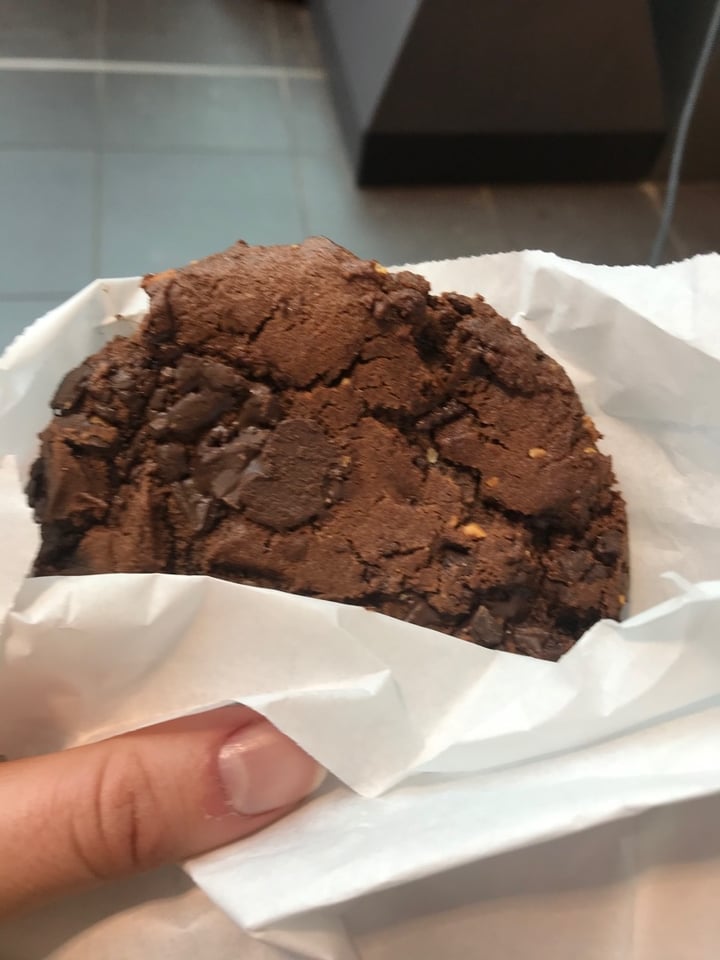 photo of Pret A Manger Dark Chocolate & Almond Butter Cookie shared by @kirstend94 on  17 Mar 2020 - review