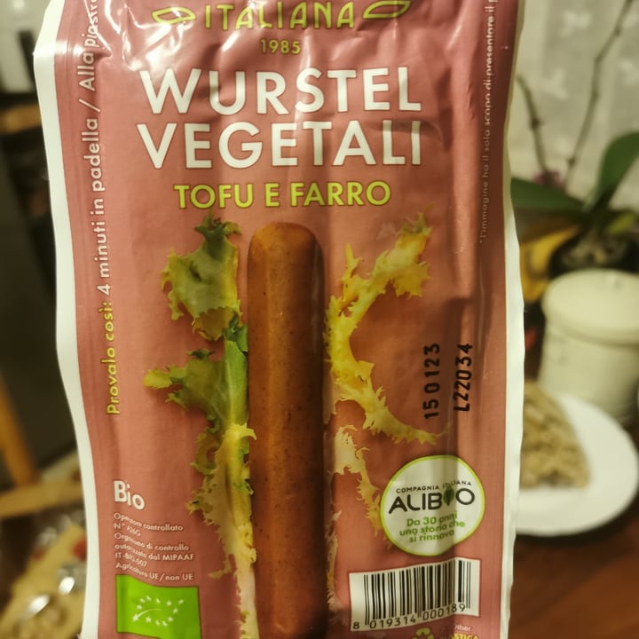 photo of Compagnia Italiana Wurstel vegetali shared by @terevet on  15 Dec 2022 - review