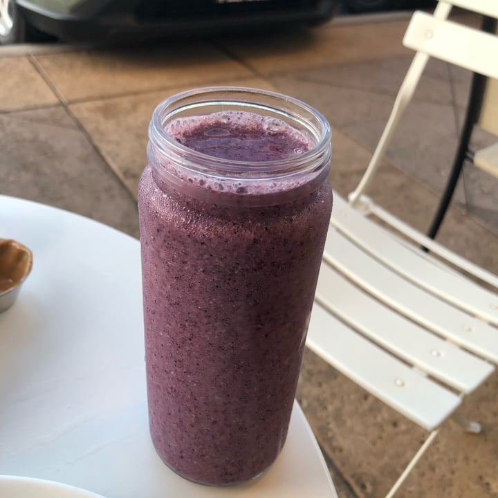 photo of Sprout Vegan Cafe Power Blend Smoothie shared by @raatz on  05 Jun 2022 - review