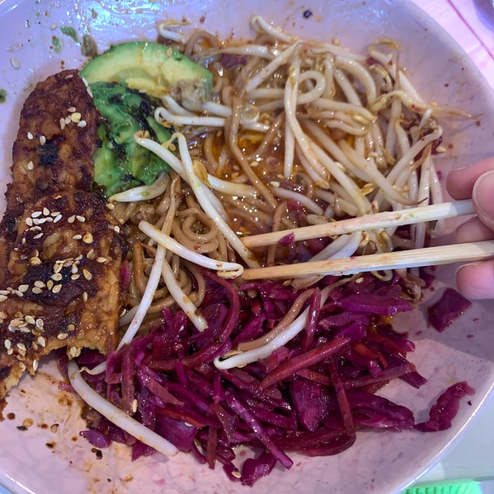 review photo of Deer Mama Vegan Mylk & Burger Bar Ramen Bowl shared by @tizianavegana on 07 Apr 2022 - review