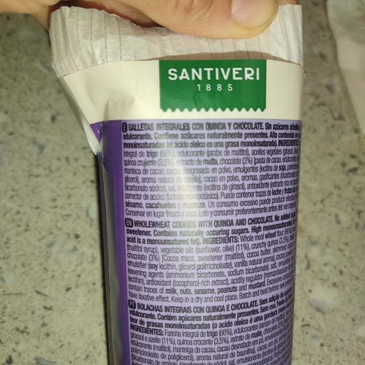 review photo of Santiveri Galletas integrales de Quinoa y cacao shared by @fredoomfortheanimals on 30 Aug 2022 - review