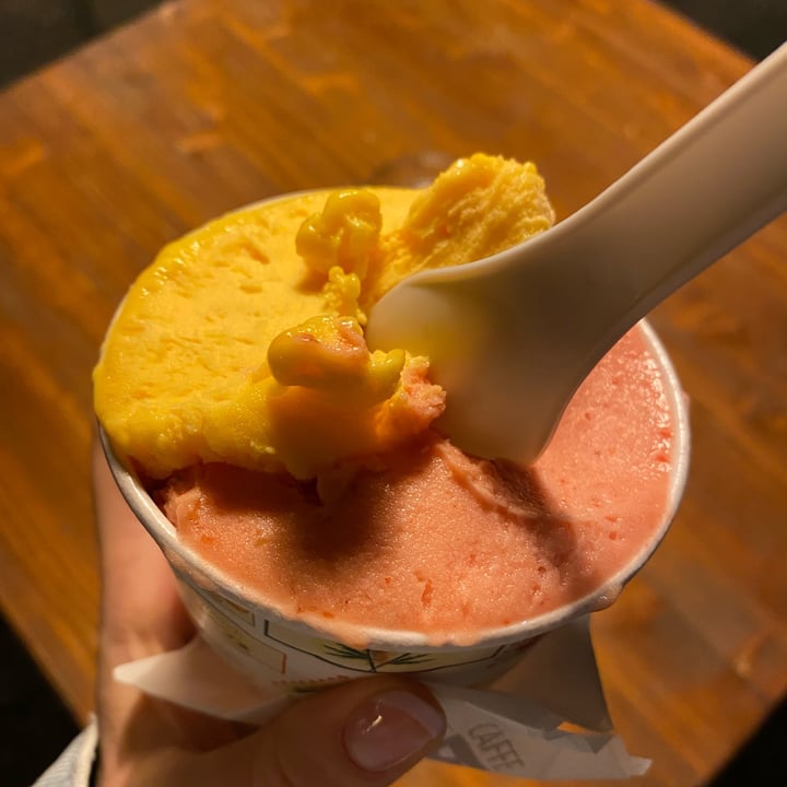 review photo of La Guardiola Wine & Food Gelato Mango e Fragola shared by @emmis on 13 Aug 2022 - review