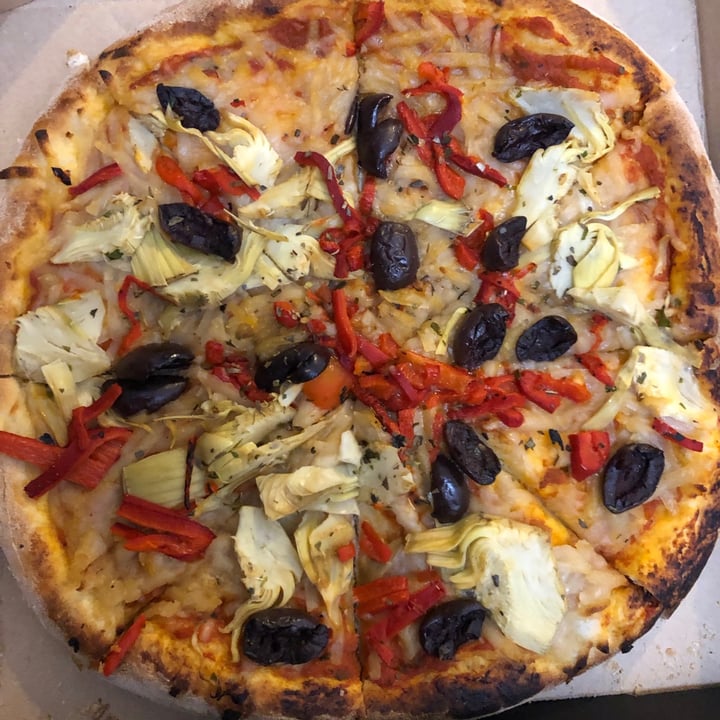 photo of Doppio Zero The Vegiterranean Pizza shared by @louiseloveslentils on  04 Sep 2021 - review