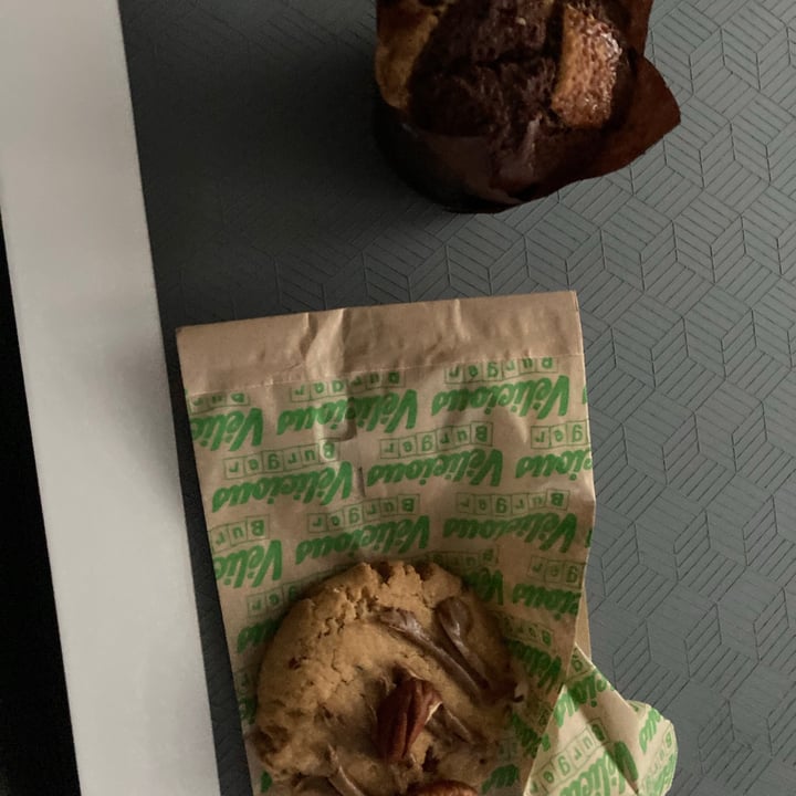photo of Velicious Burger Pralinen Cookie & Muffin Double Choco shared by @hidavidseeyouonthis on  26 Aug 2021 - review