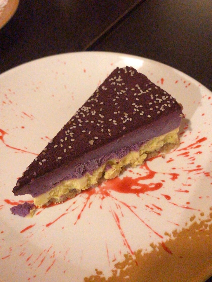 photo of Afterglow By Anglow Raw ‘Cheese’ Cake shared by @auralins on  20 Dec 2019 - review