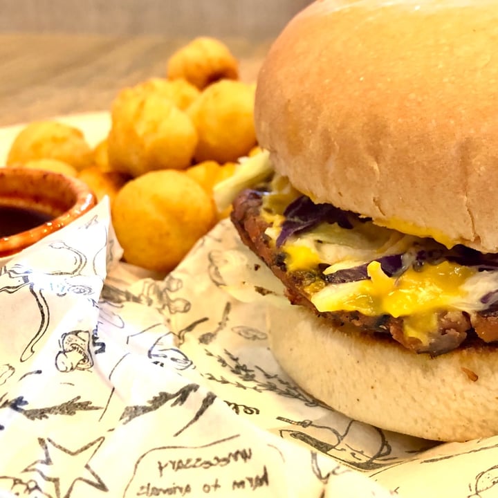 review photo of Meet The Veganz Z classic shared by @nairialexandrian on 20 May 2021 - review