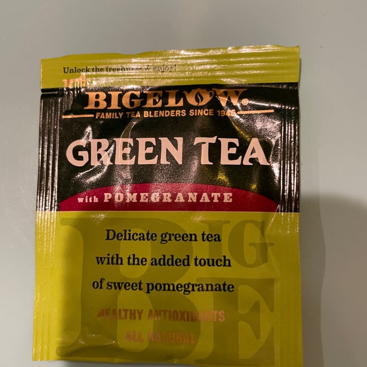 photo of Bigelow green tea with pomegranate shared by @karenasp on  18 Aug 2022 - review