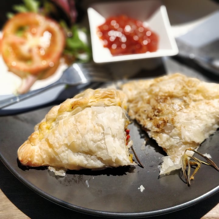 photo of Smiths Gully Cafe Vegan Pasty shared by @melbournevegan on  16 Dec 2021 - review
