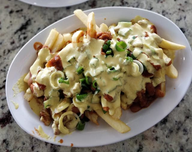 「Chili Cheese Fries」の料理の写真