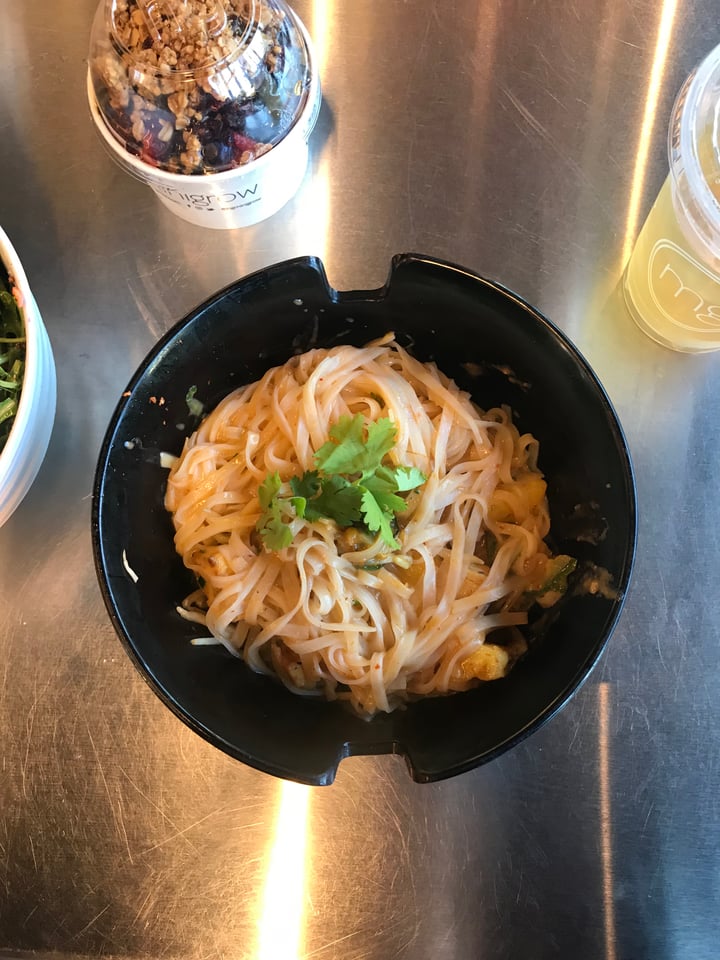 photo of honeygrow Red Coconut Curry Stir-Fry shared by @tetratye on  06 Oct 2018 - review