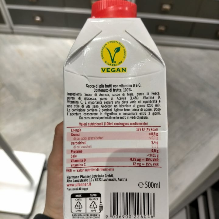review photo of Pfanner #StammiBene Spremuta di frutta + acerola vitamina D shared by @francescascaioli on 22 Mar 2022 - review