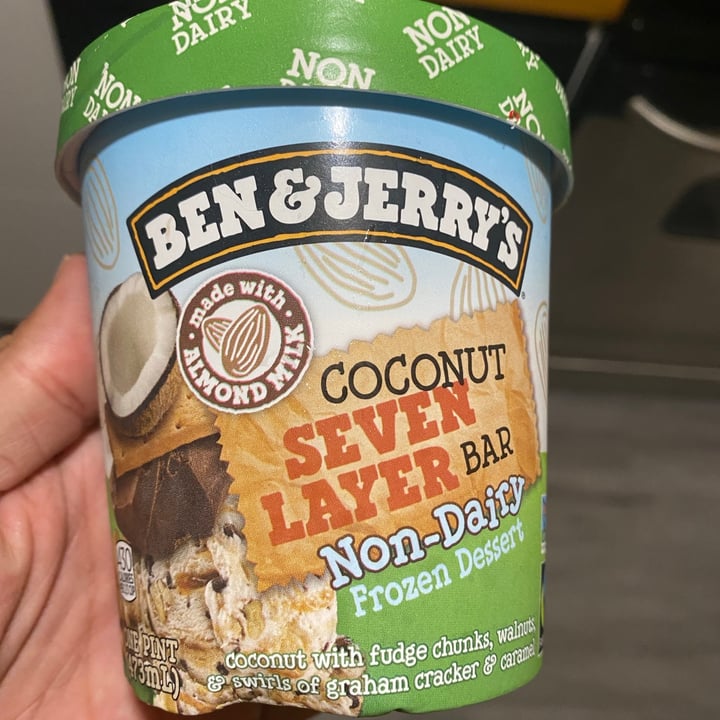 photo of Ben & Jerry's Coconut Seven Layer Bar Non-Dairy Frozen Dessert shared by @santo-vegano on  19 Aug 2021 - review