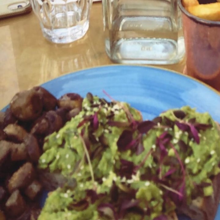 review photo of Tell Your Friends Avocado Toast with mushrooms shared by @jessiemaefaulkner on 09 Jan 2021 - review