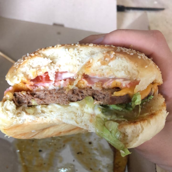 photo of Casa Fauna Comida Feliz Premium burguer shared by @ldalmada on  11 Dec 2021 - review