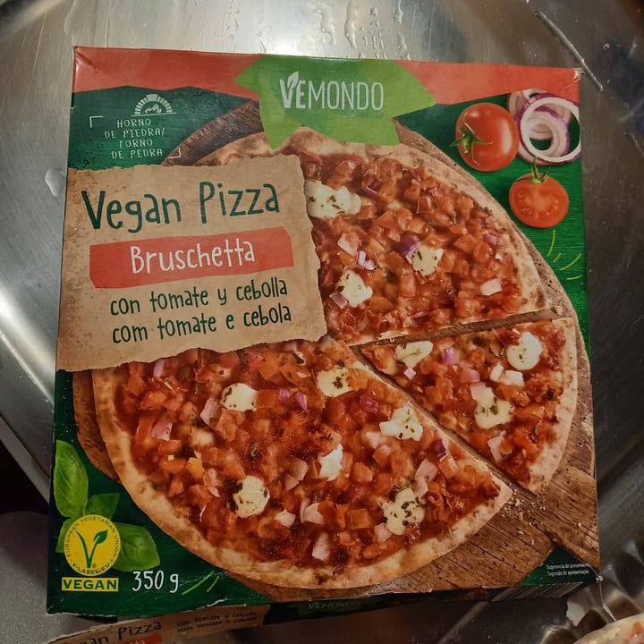 photo of Vemondo  Vegan Pizza Bruschetta shared by @ely92 on  01 Sep 2022 - review
