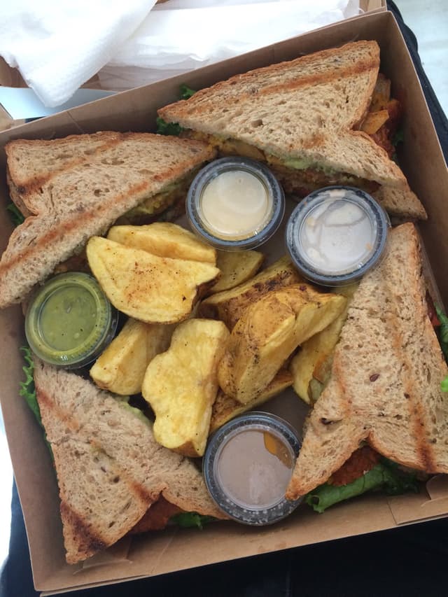 Photo of the dish “Sándwich Club Premium”