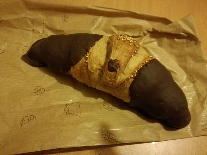 photo of Alice in Wonderpie Croissant Con Chocolate shared by @miriamqtt on  20 Mar 2020 - review