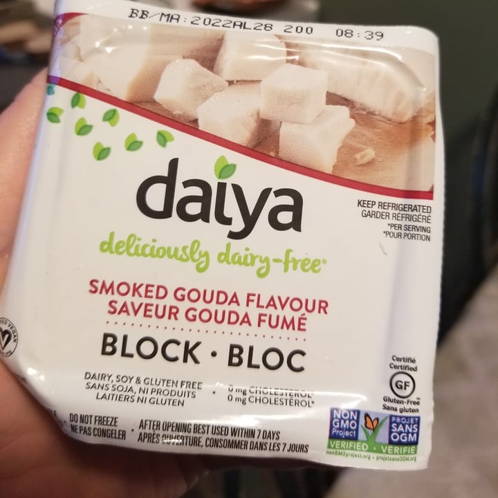 photo of Daiya Daiya Smoked Gouda shared by @lexi-pie on  22 Nov 2021 - review