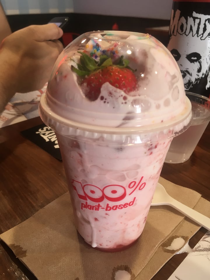 photo of Monty's Good Burger strawberry shake shared by @heavenorspace on  28 Mar 2020 - review