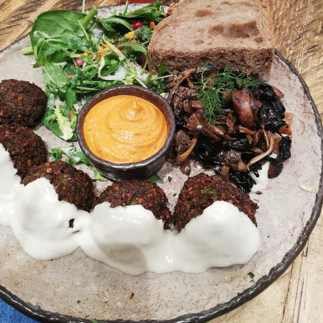 Photo du plat “Falafel con setas”