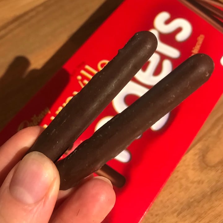 photo of Cadbury Bournville Fingers shared by @vegansuttonmama on  04 Nov 2020 - review