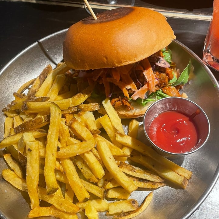 review photo of Vrutal BBQ Pulled Mushroom Bap shared by @millascilla on 12 Jun 2022 - review