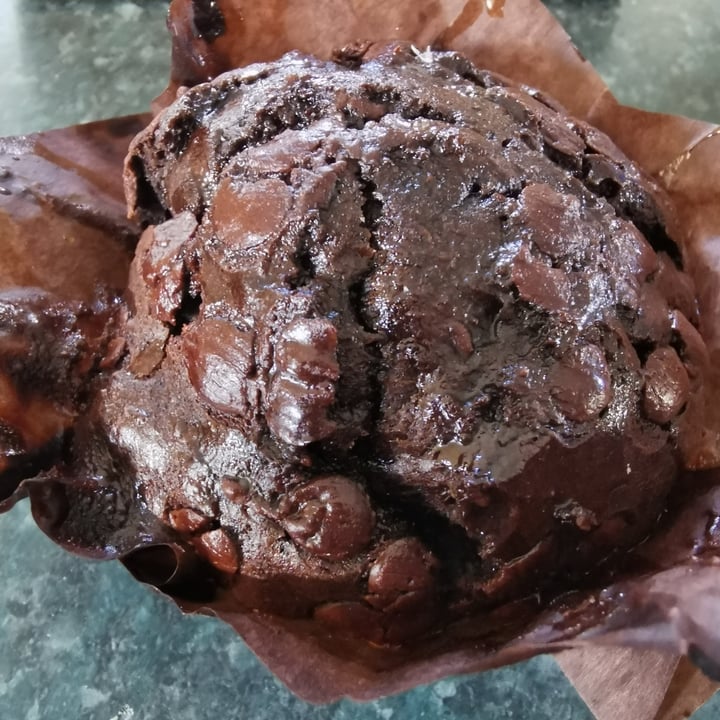 photo of Food Lover’s Market Choc Chip Muffin shared by @veganpower001 on  02 Jun 2021 - review