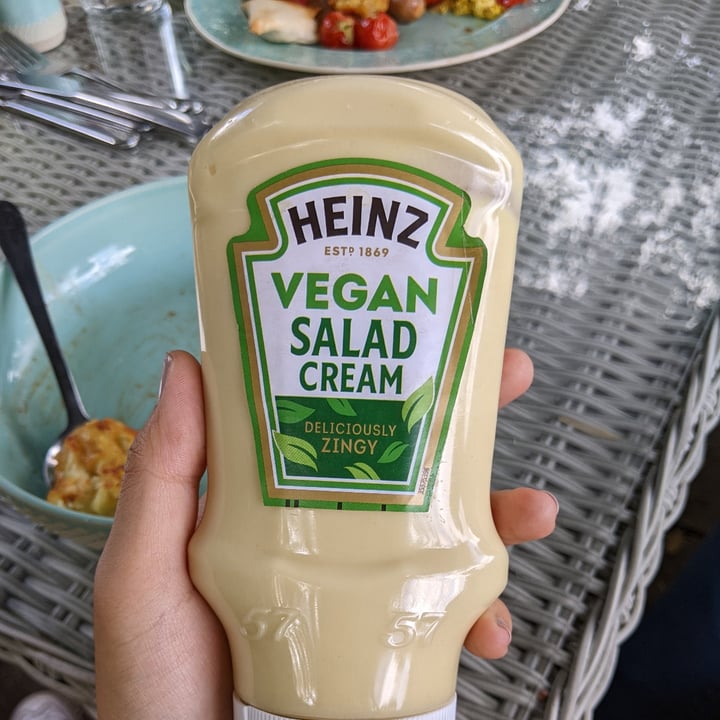 photo of Heinz Vegan Salad Cream shared by @katchan on  20 Aug 2022 - review