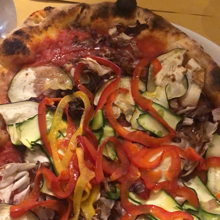 photo of Pizzeria Funiculà Pisa Pizza vegetariana senza mozzarella shared by @francesca237 on  24 May 2022 - review