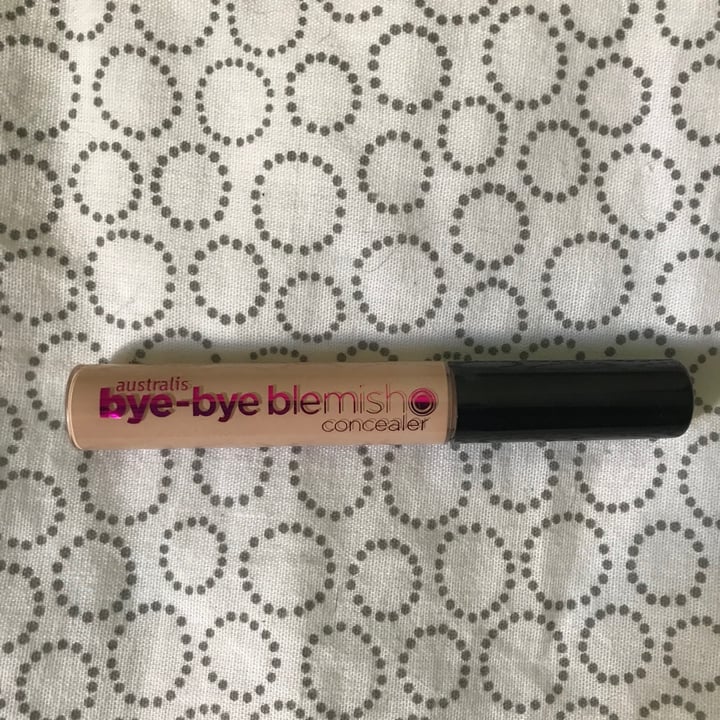 photo of Australis cosmetics  Bye-Bye Blemish Concealer In Warm shared by @virtualputeri on  18 Oct 2019 - review