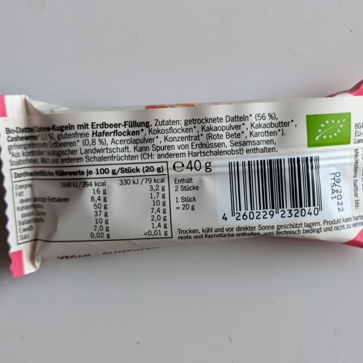 photo of Foodloose Cashew butter bites erdbeere shared by @esclaire on  11 Jan 2022 - review