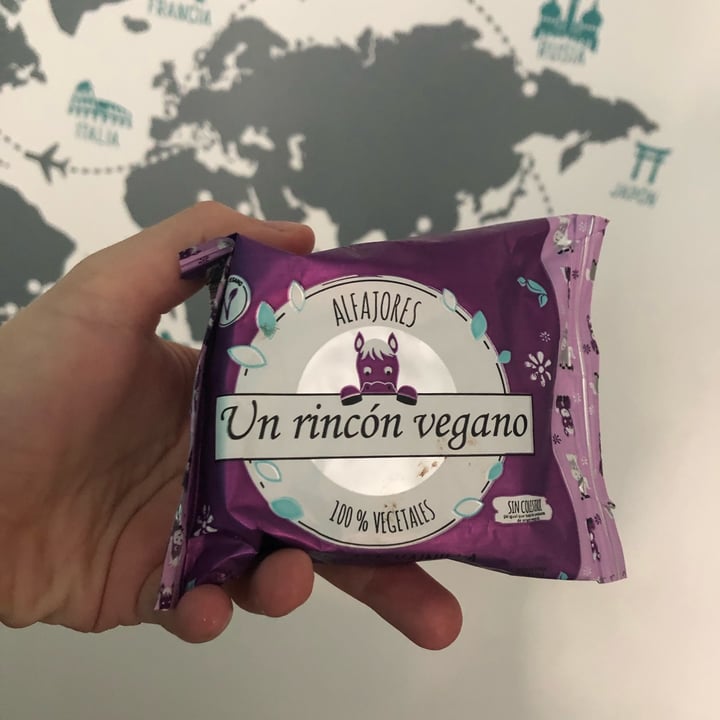 review photo of Un Rincón Vegano Alfajor Black Vainilla shared by @agosluciani on 16 Nov 2021 - review
