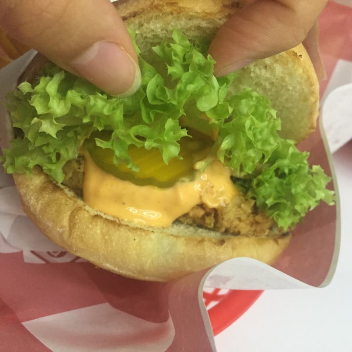 photo of Goy’s Burgers Spicy Poyo shared by @zullybee on  06 Jun 2021 - review