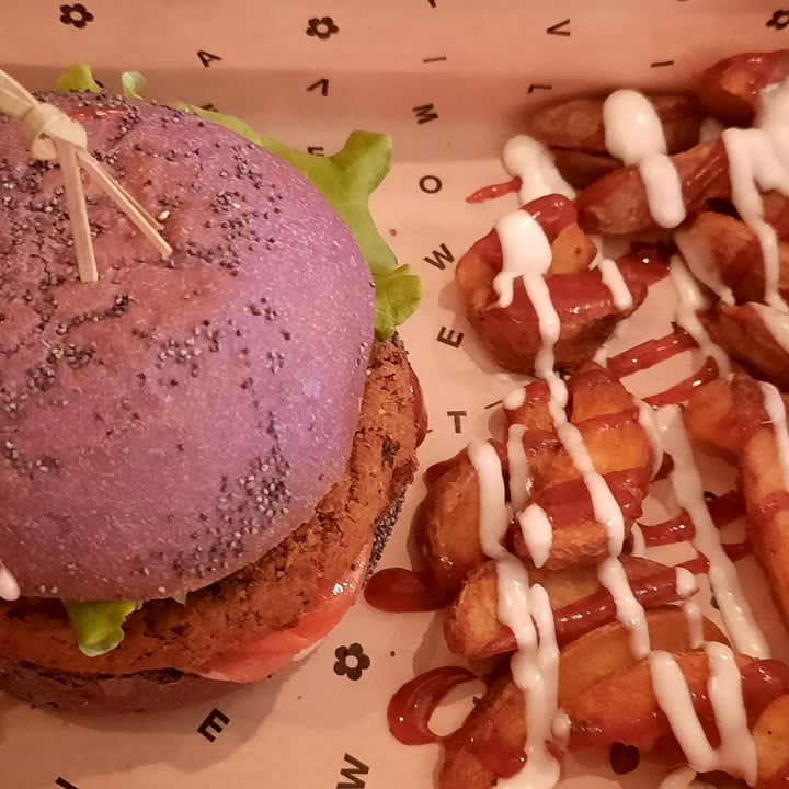 photo of Flower Burger Flower Burger shared by @doina on  16 Apr 2022 - review