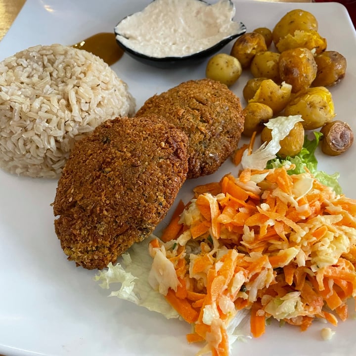 photo of Vegan'us Falafel al plato shared by @afxvx on  18 Aug 2021 - review