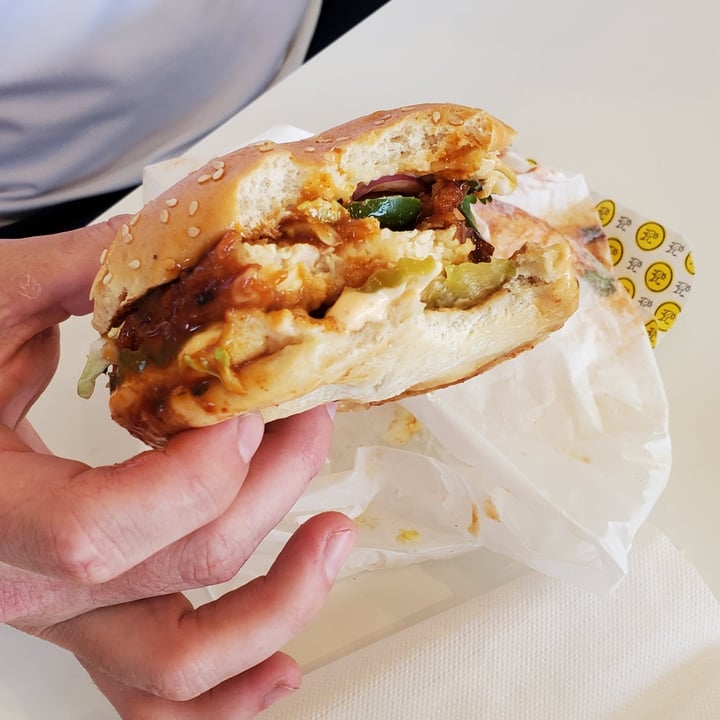 review photo of STALK & SPADE Spicy Sriracha Chick'n shared by @wareagle561 on 04 May 2021 - review