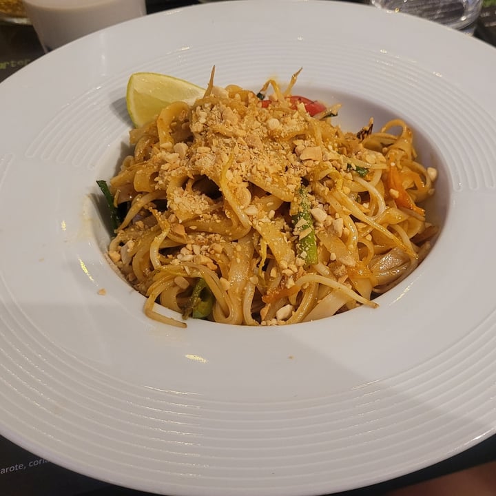 photo of FirenZEN Noodle Bar 上海面馆 Pad Thai shared by @valc5 on  12 Jun 2022 - review