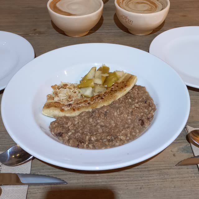 Foto del plato “Avena Templada Con Frutas”