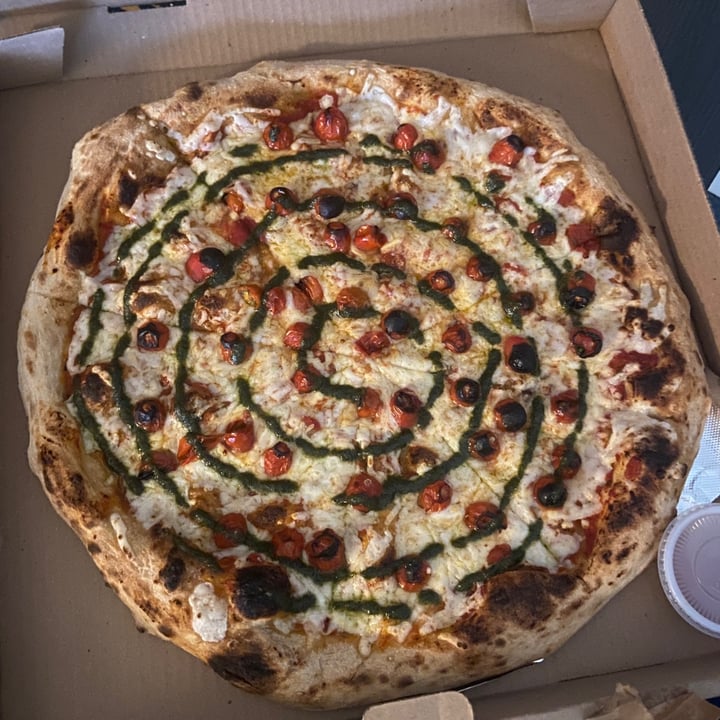 photo of Green Pizza big tomatina shared by @moonberodd on  05 May 2022 - review