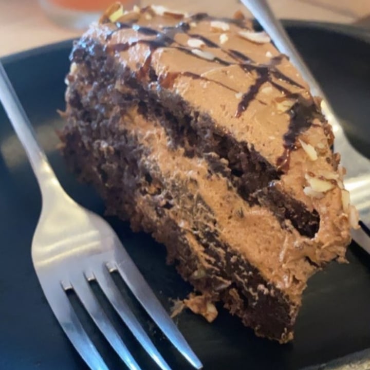 photo of La Madriguera, Alimentación Consciente Torta Explosión De Chocolate shared by @mrpmilo on  12 Feb 2022 - review