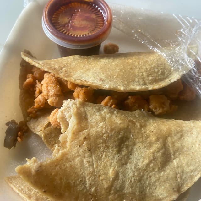 菜肴“taco de soya pibil”的照片