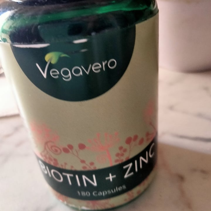review photo of Vegavero Vegavero BIOTIN +ZINC shared by @lunagioia on 16 Feb 2022 - review