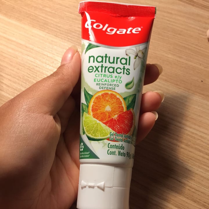review photo of Colgate Natural extracts Cúrcuma y Yerbabuena shared by @sofiagg on 17 Jan 2022 - review
