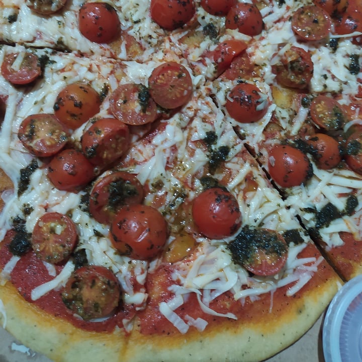 photo of Vegan style Pizza Margarita shared by @kamema on  04 Dec 2020 - review