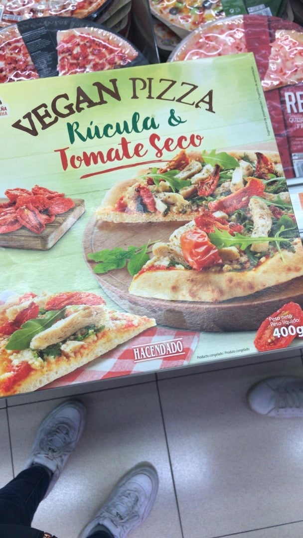 photo of Hacendado Vegan Pizza Rúcula & Tomate Seco shared by @belindacb on  12 Jan 2020 - review