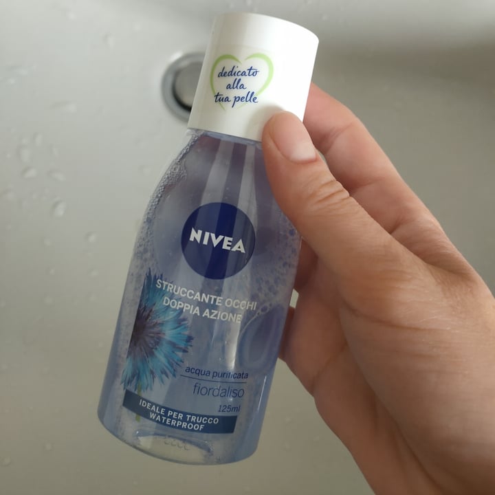 photo of Nivea Demaquilante Bifásico shared by @momosdolls on  07 May 2022 - review