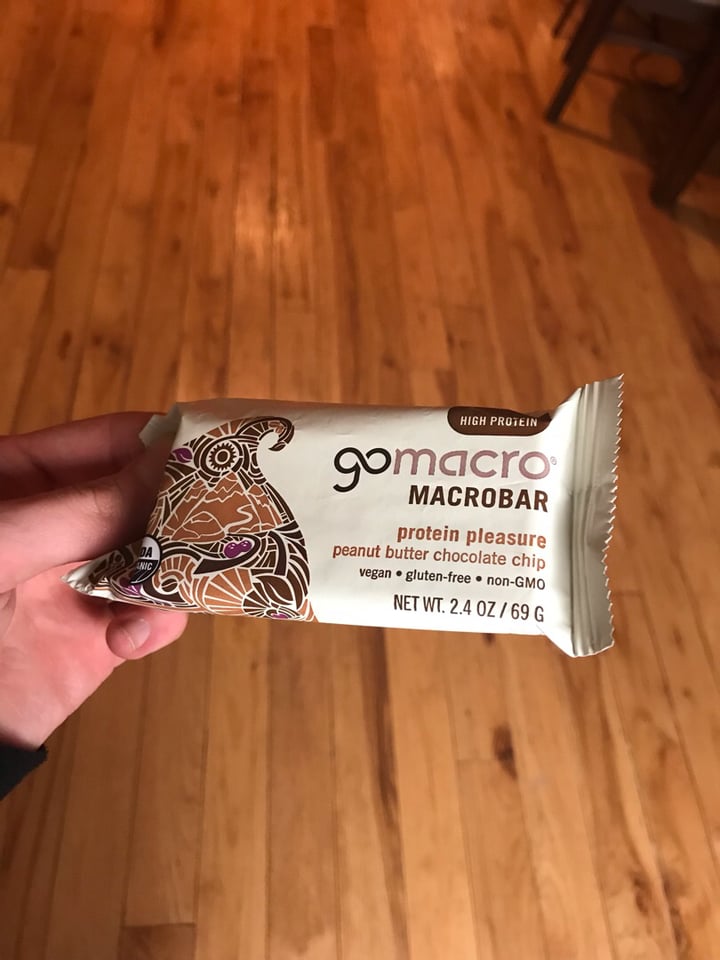 photo of GoMacro Protein Pleasure - Peanut Butter Chocolate Chip shared by @omnivorousadam on  08 Dec 2018 - review