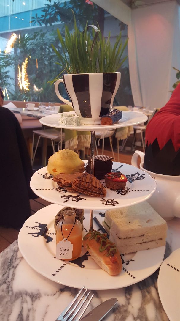 review photo of Sanderson London Alice in Wonderland vegan afternoon tea shared by @kerrymacgregor on 01 Apr 2020 - review