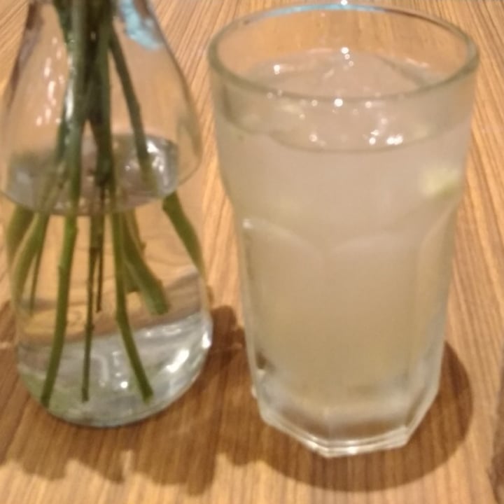 photo of Burgreens The Breeze Happy Lemonade shared by @erikaeats on  01 Nov 2021 - review