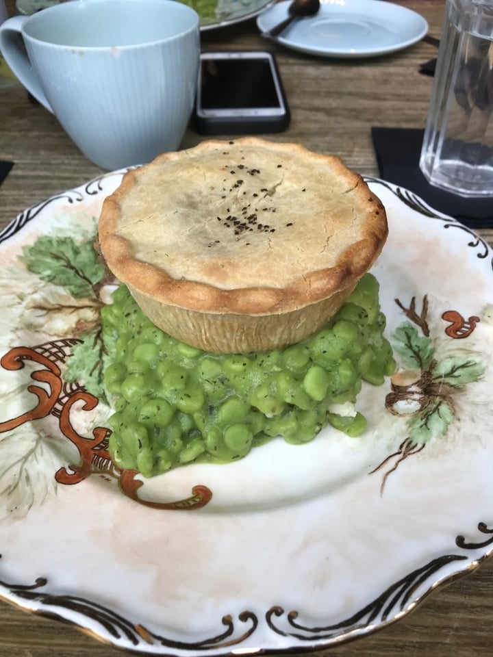 review photo of Southsea's Pie and Vinyl Soy Mince And Onion Pie shared by @raspden on 07 Mar 2020 - review